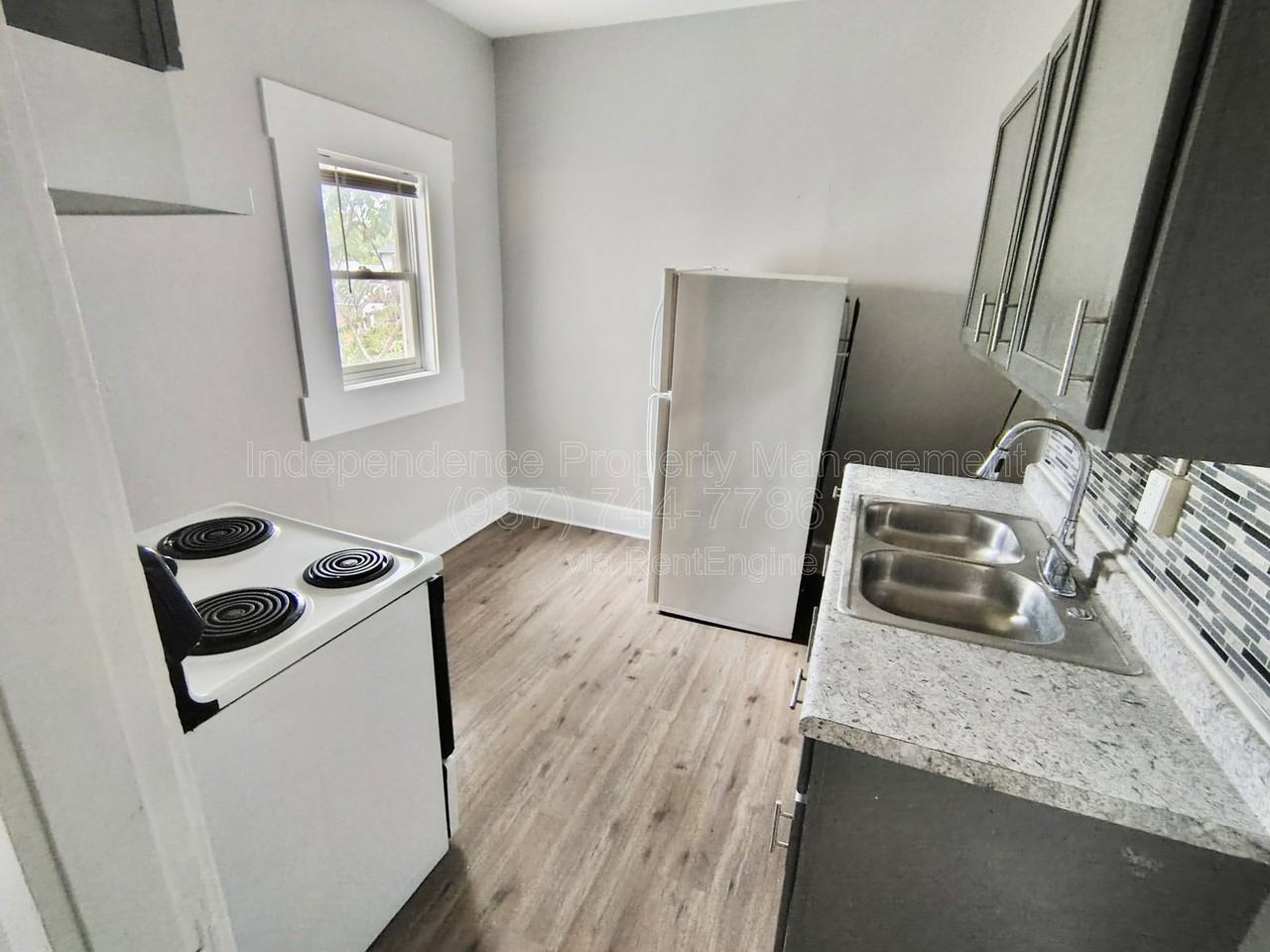 815 S Main St - Photo 3 of 13