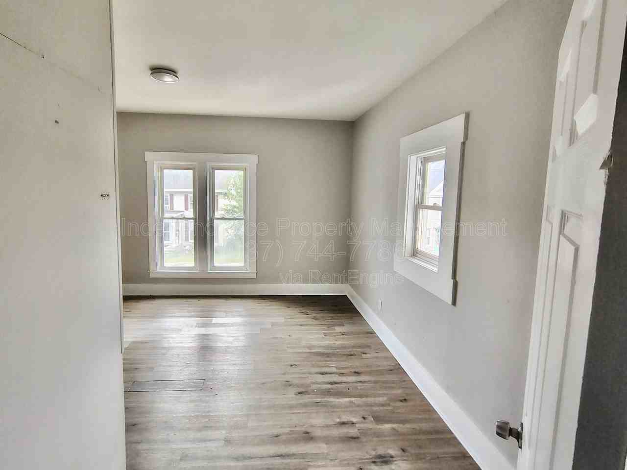815 S Main St - Photo 5 of 13