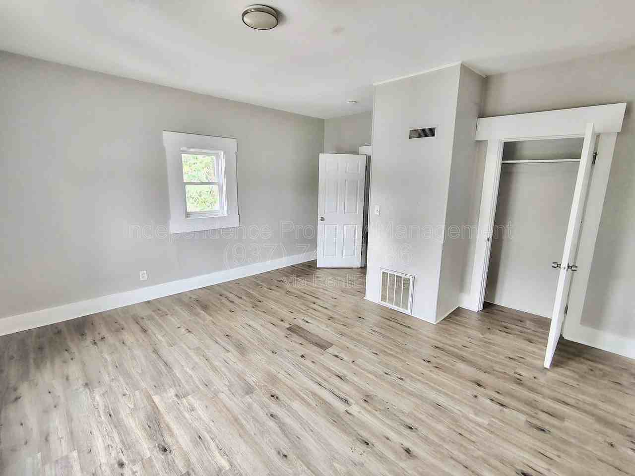 815 S Main St - Photo 7 of 13