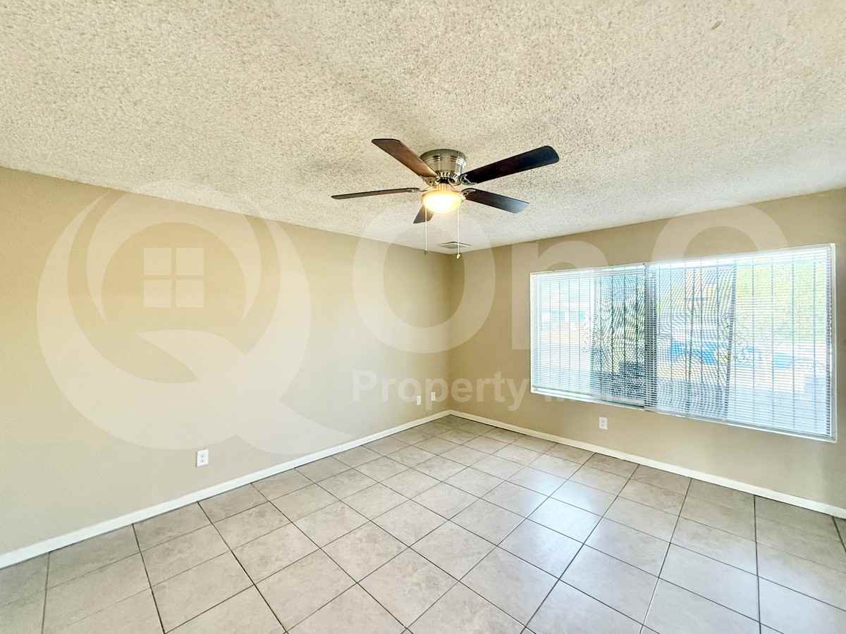 6630 S 42nd St - Photo 7 of 28
