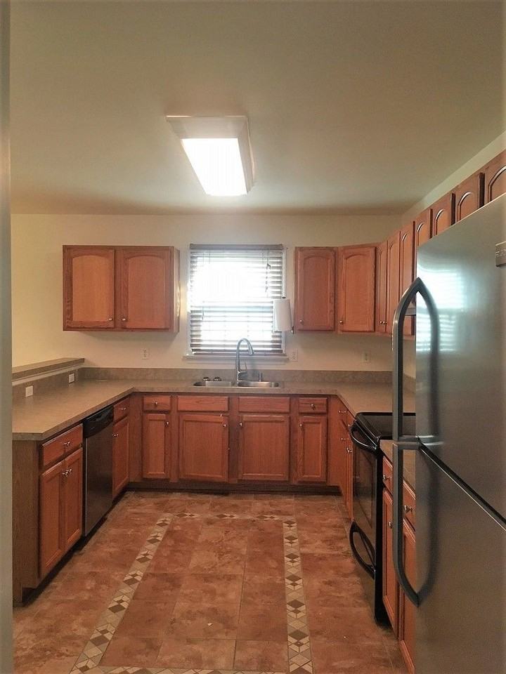 107 E 16th St - Photo 6 of 23