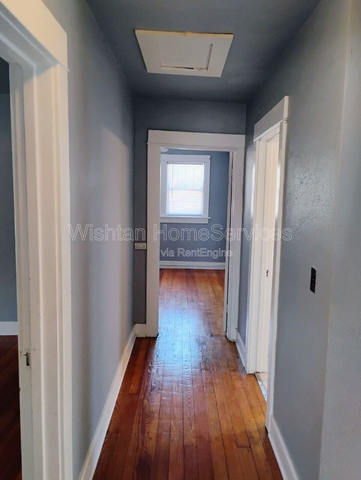159 W Locust St - Photo 5 of 31