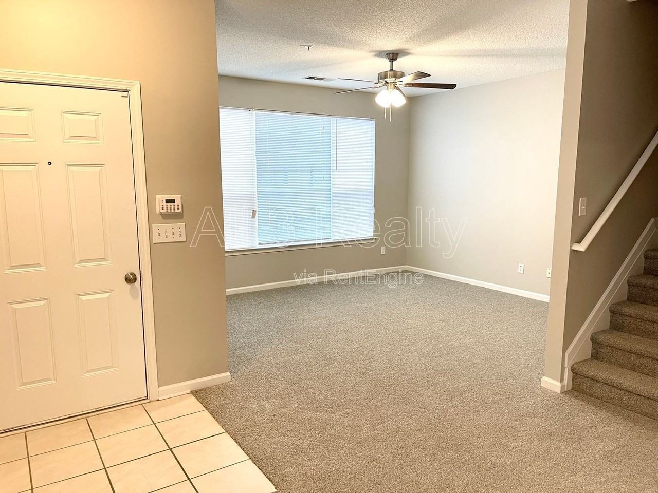 116 Hawkeye Ln - Photo 3 of 20
