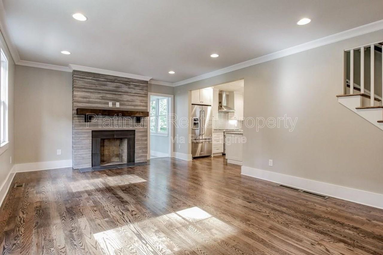 1104 Rosedale Rd Ne - Photo 5 of 31