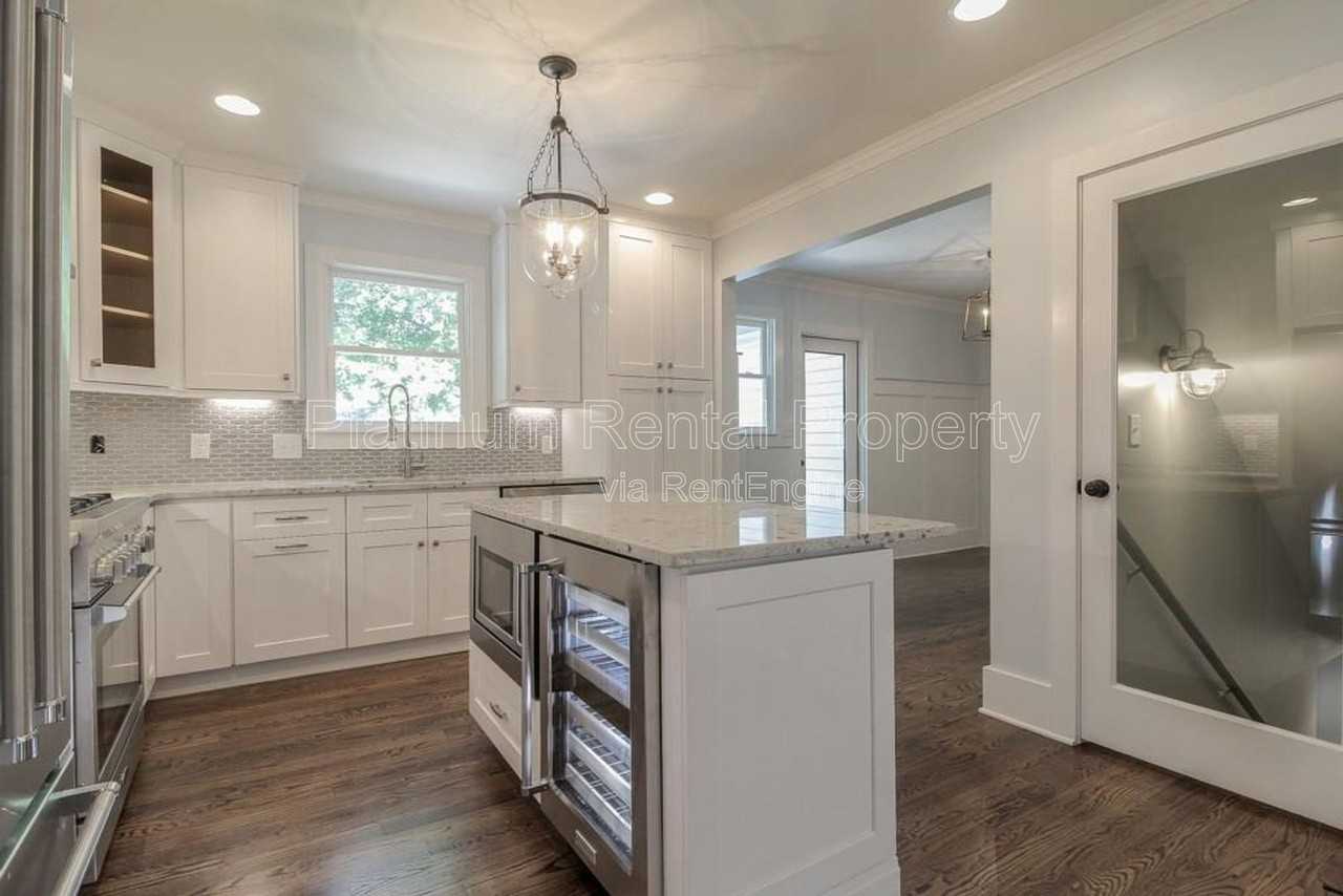 1104 Rosedale Rd Ne - Photo 7 of 31