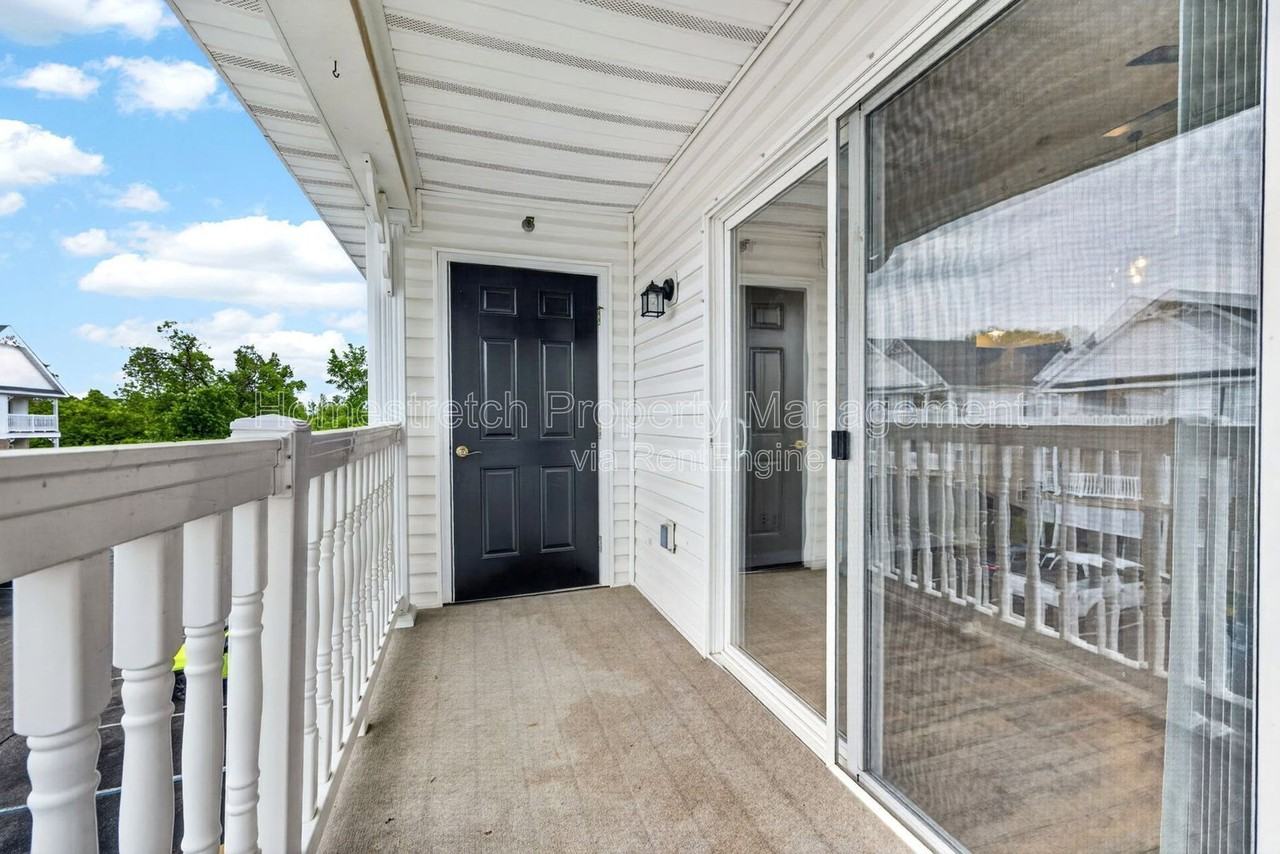 531 Saravalle Dr - Photo 3 of 25