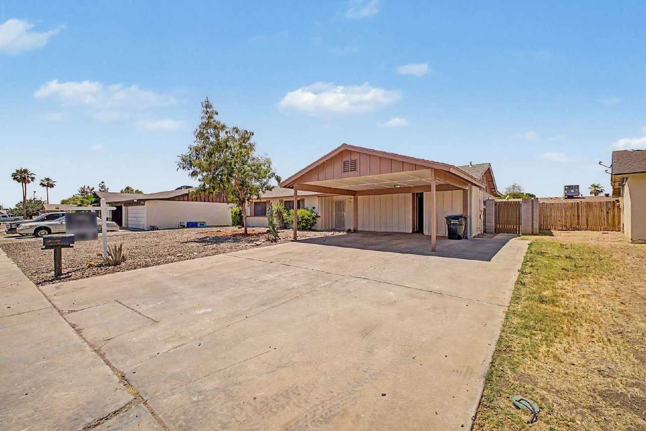 12446 N 36th Dr - Photo 3 of 22