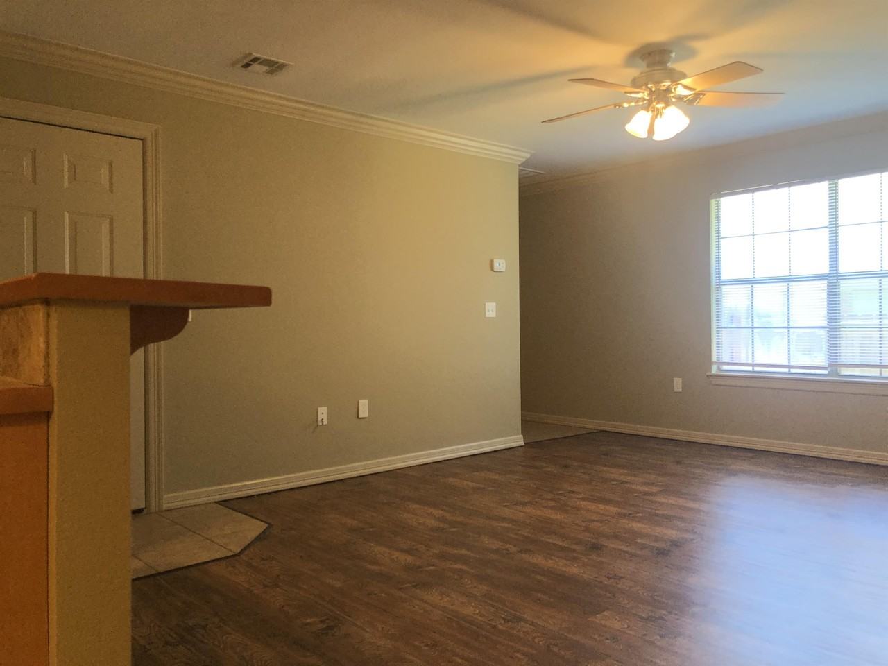10 S Woodsprings Dr #1 - Photo 3 of 22