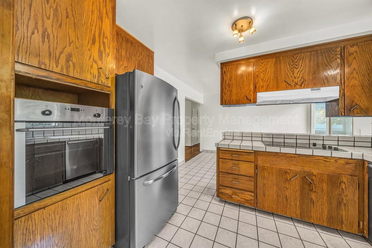 2100 David Ave - Photo 6 of 33