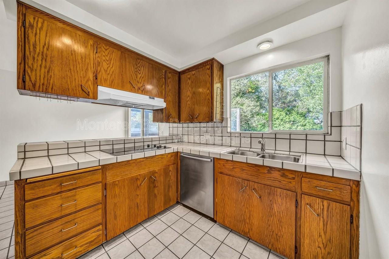2100 David Ave - Photo 7 of 33