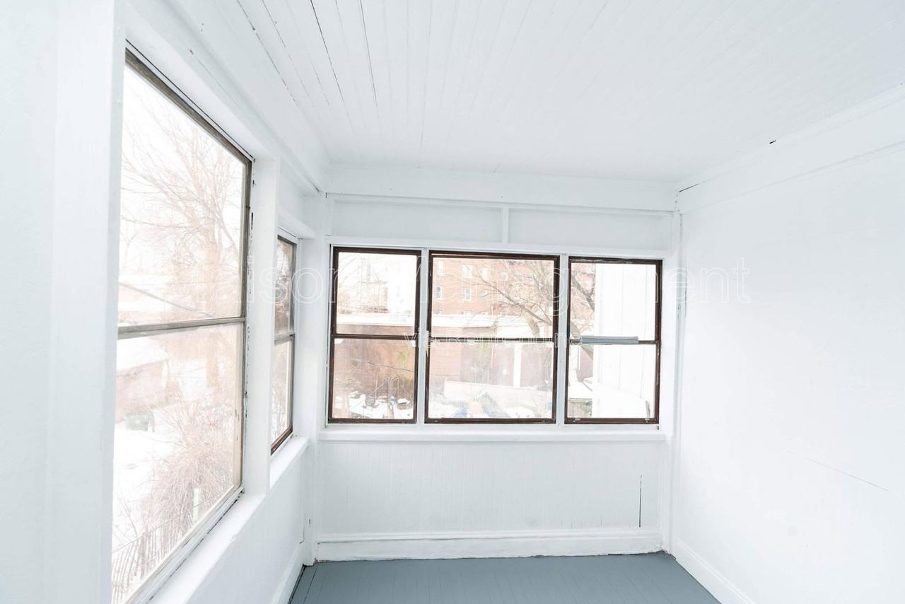405 Alexander St #C - Photo 4 of 14