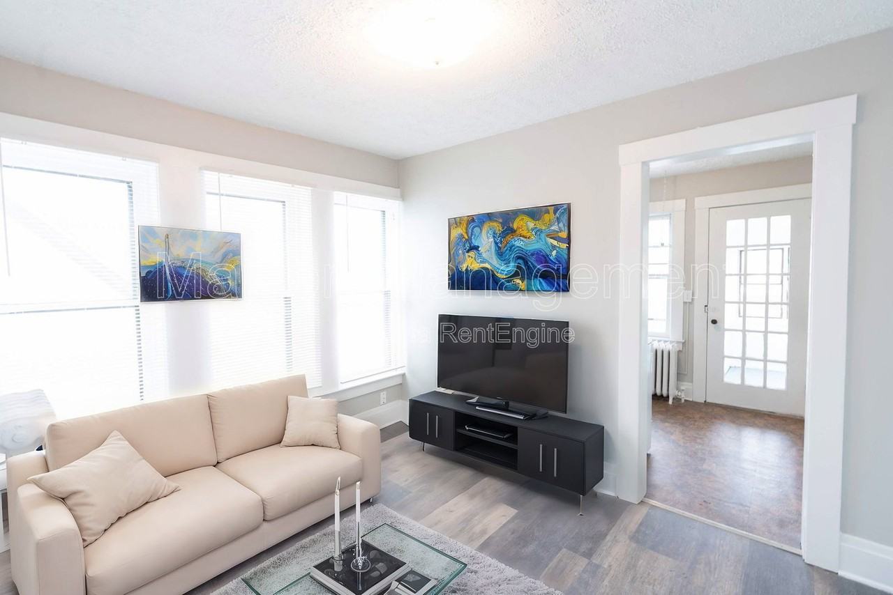 405 Alexander St #C - Photo 5 of 14