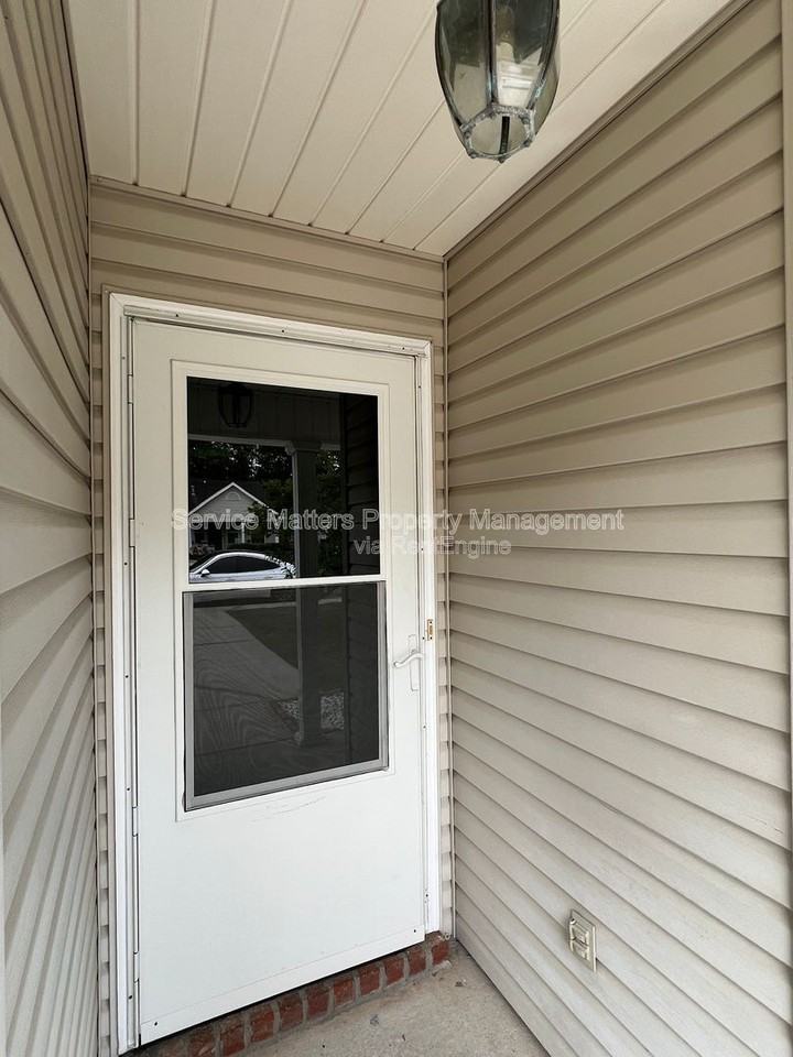174 Wildflower Ln - Photo 4 of 39
