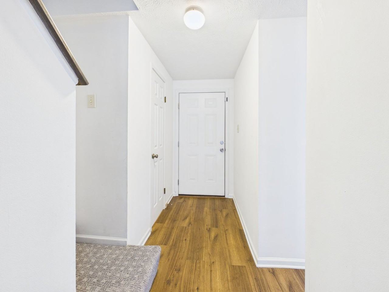 8410 Klarey Ct - Photo 4 of 17