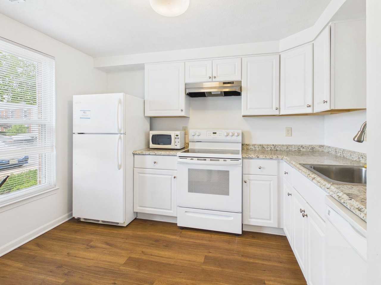 8410 Klarey Ct - Photo 6 of 17