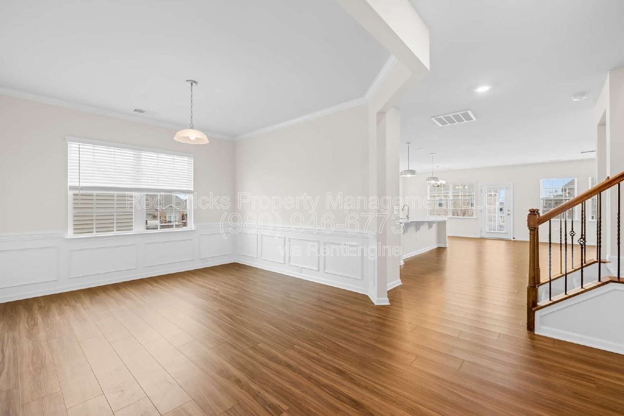 2207 Restina Dr - Photo 5 of 30