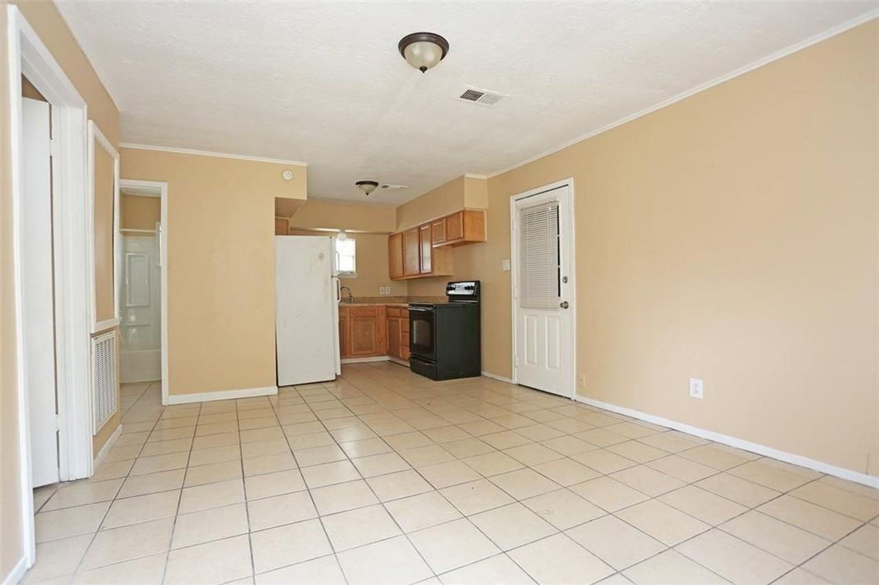 2460 W Shane St #1 - Photo 2 of 9