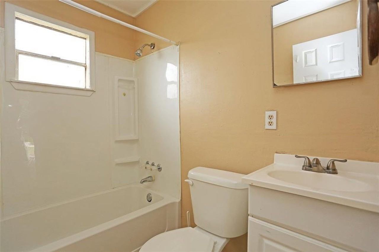 2460 W Shane St #1 - Photo 5 of 9