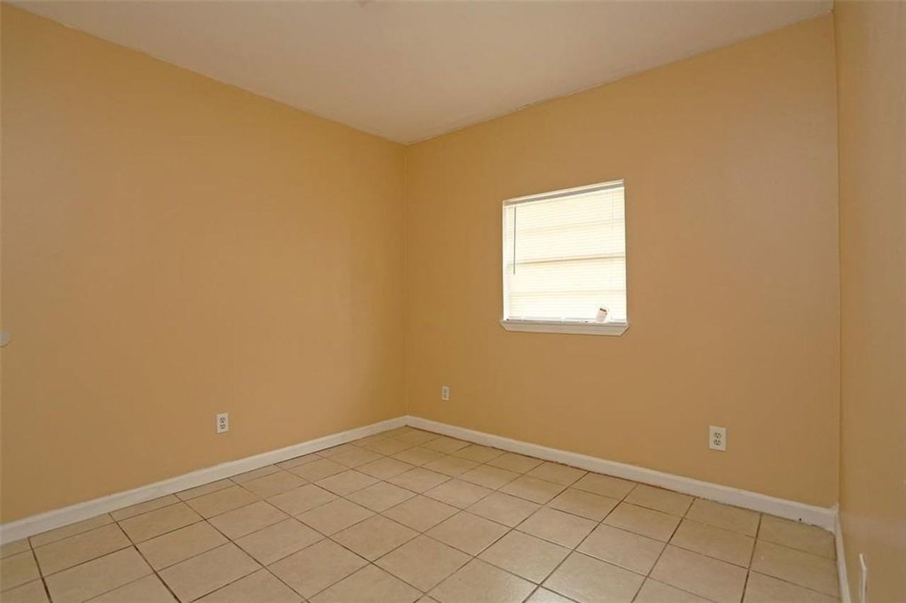 2460 W Shane St #1 - Photo 6 of 9