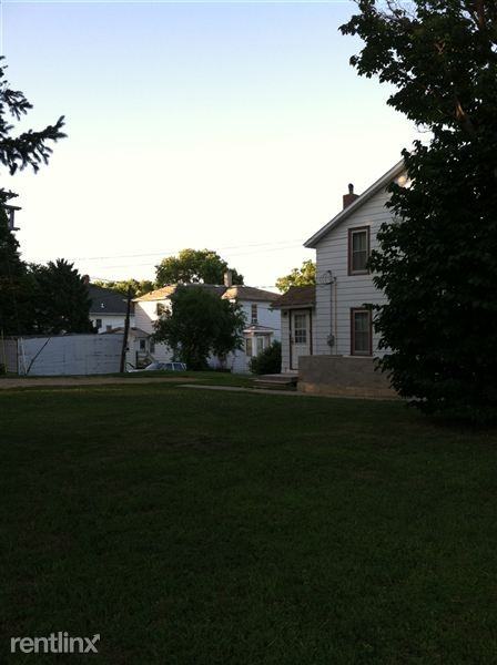 411 Willow St - Photo 2 of 2