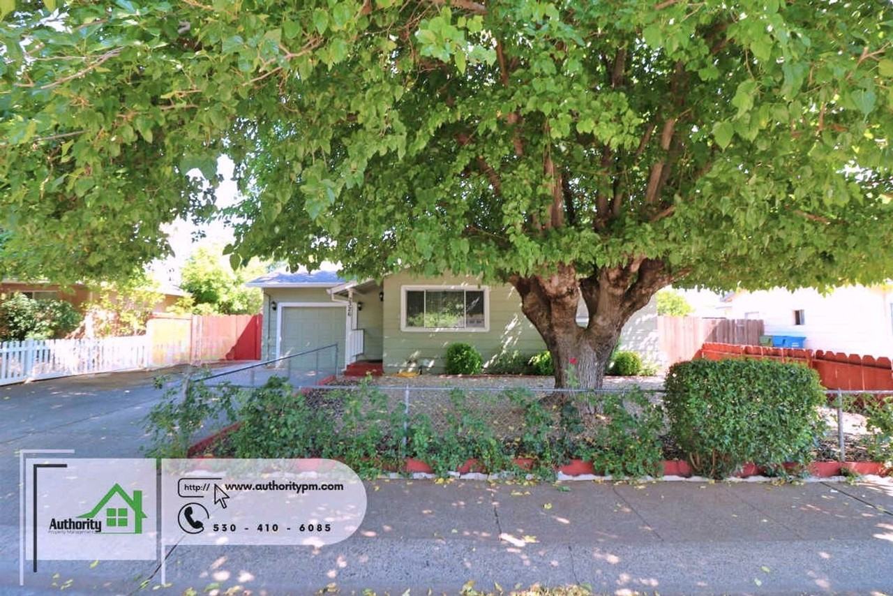 2326 Corona St - Photo 3 of 21