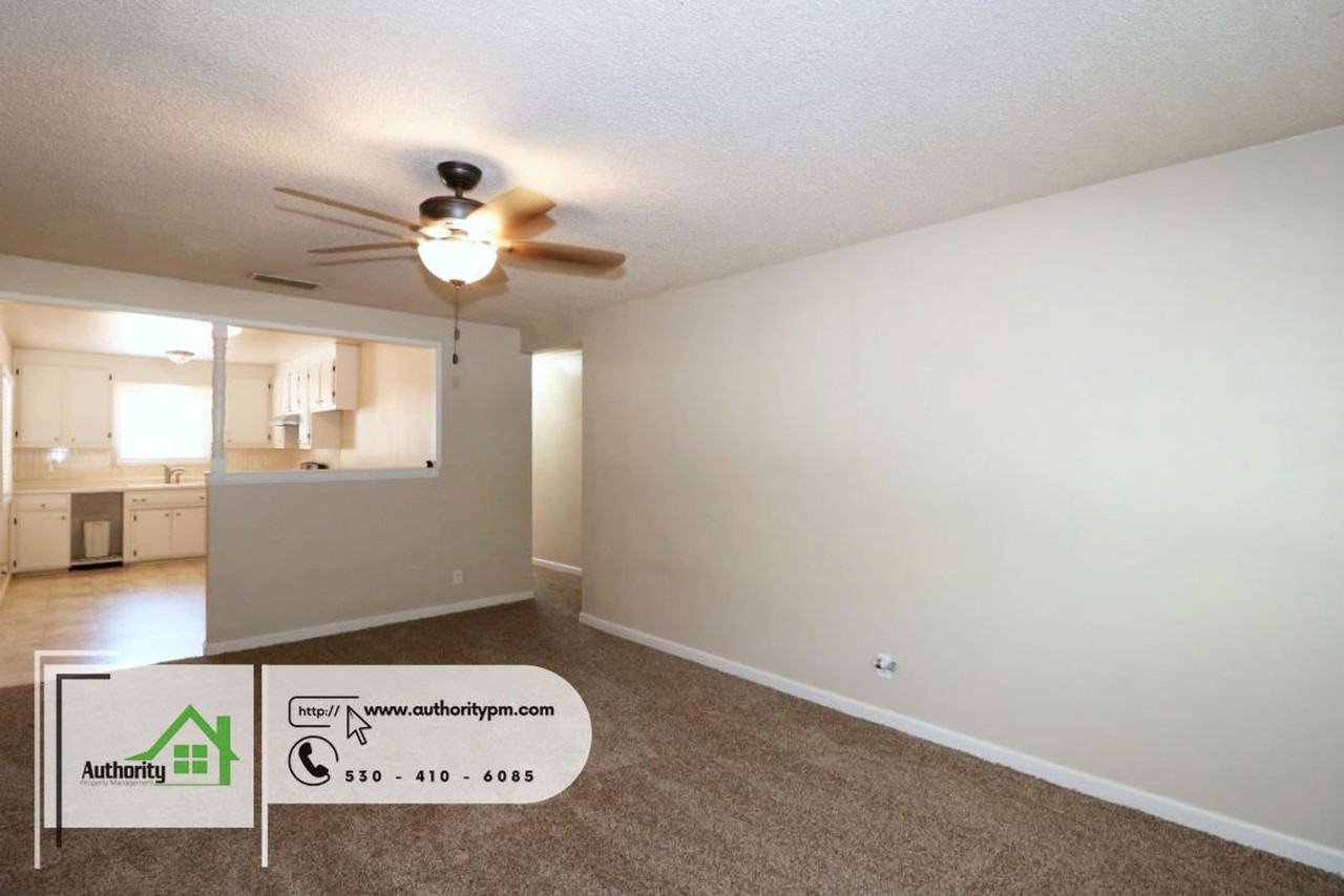 2326 Corona St - Photo 4 of 21