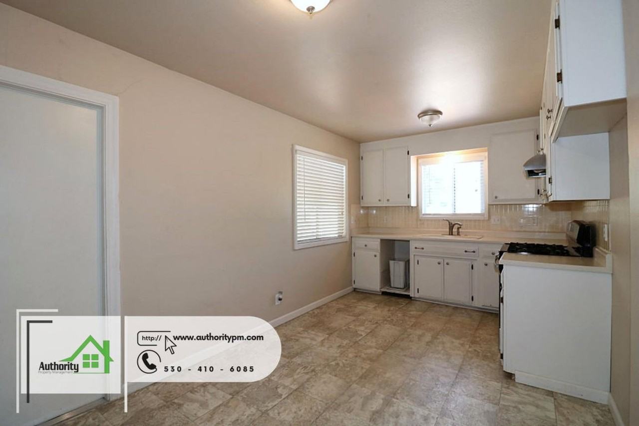 2326 Corona St - Photo 7 of 21