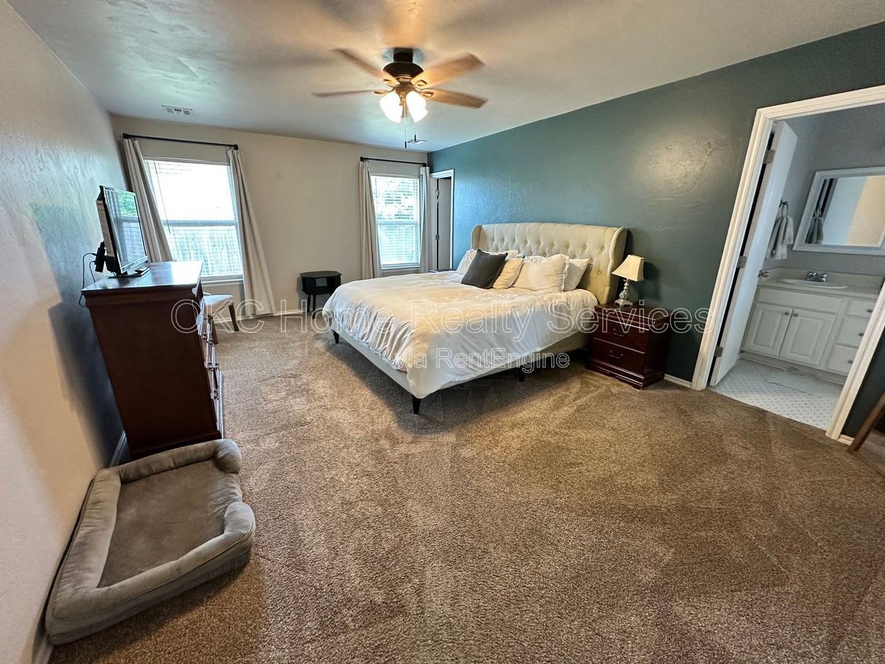 613 E Linden Ln - Photo 4 of 15