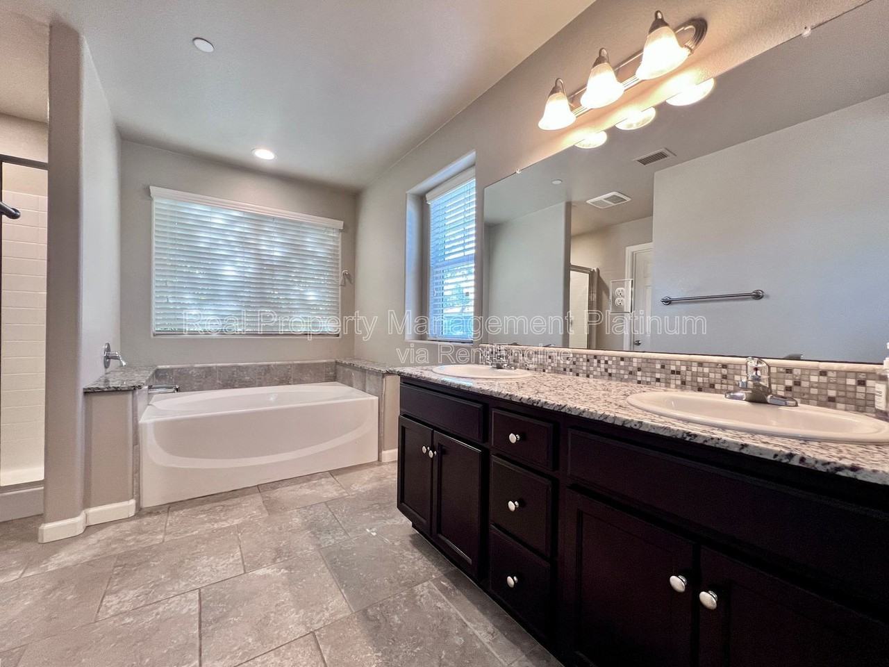 3682 Friendship Ln - Photo 5 of 18