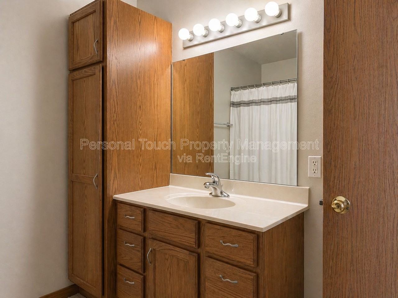975 42nd Ave W - Photo 5 of 11