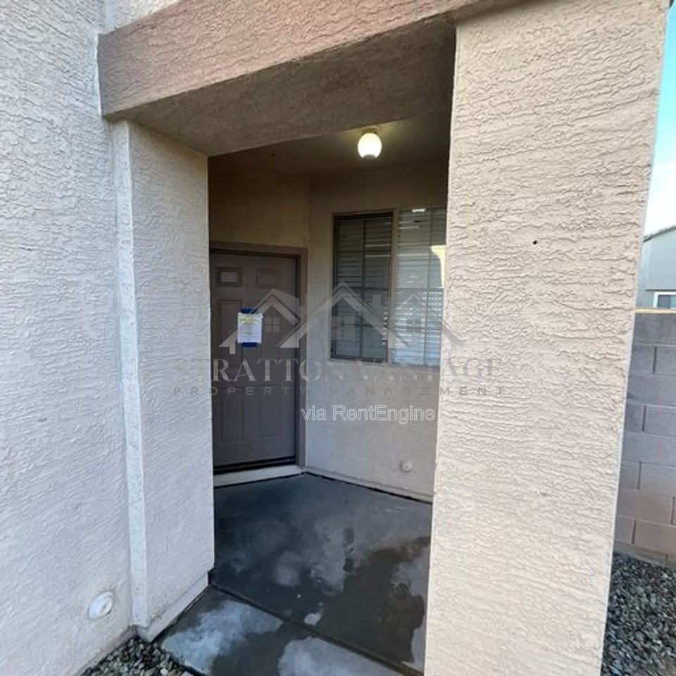 11381 W Yuma St - Photo 3 of 38