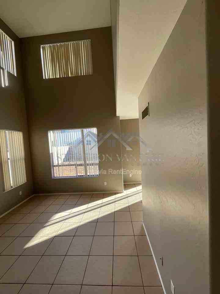 11381 W Yuma St - Photo 6 of 38