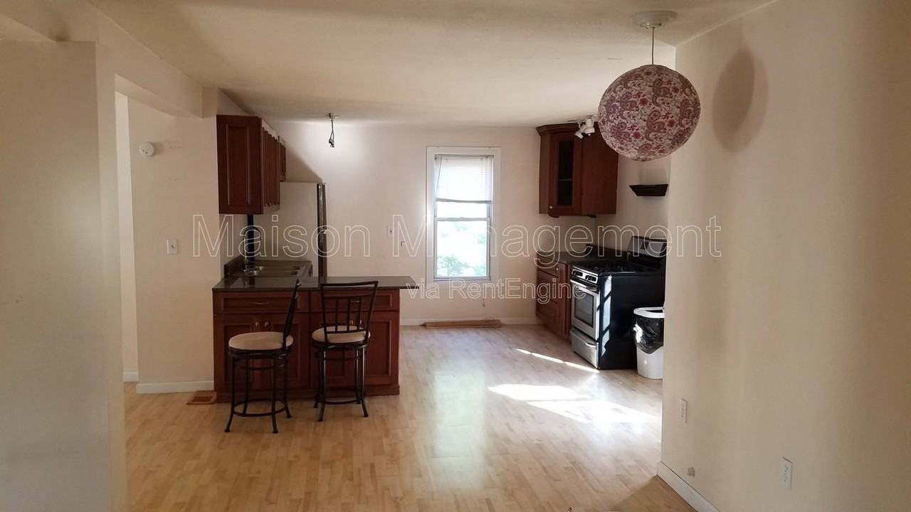 486 S Goodman St - Photo 6 of 14