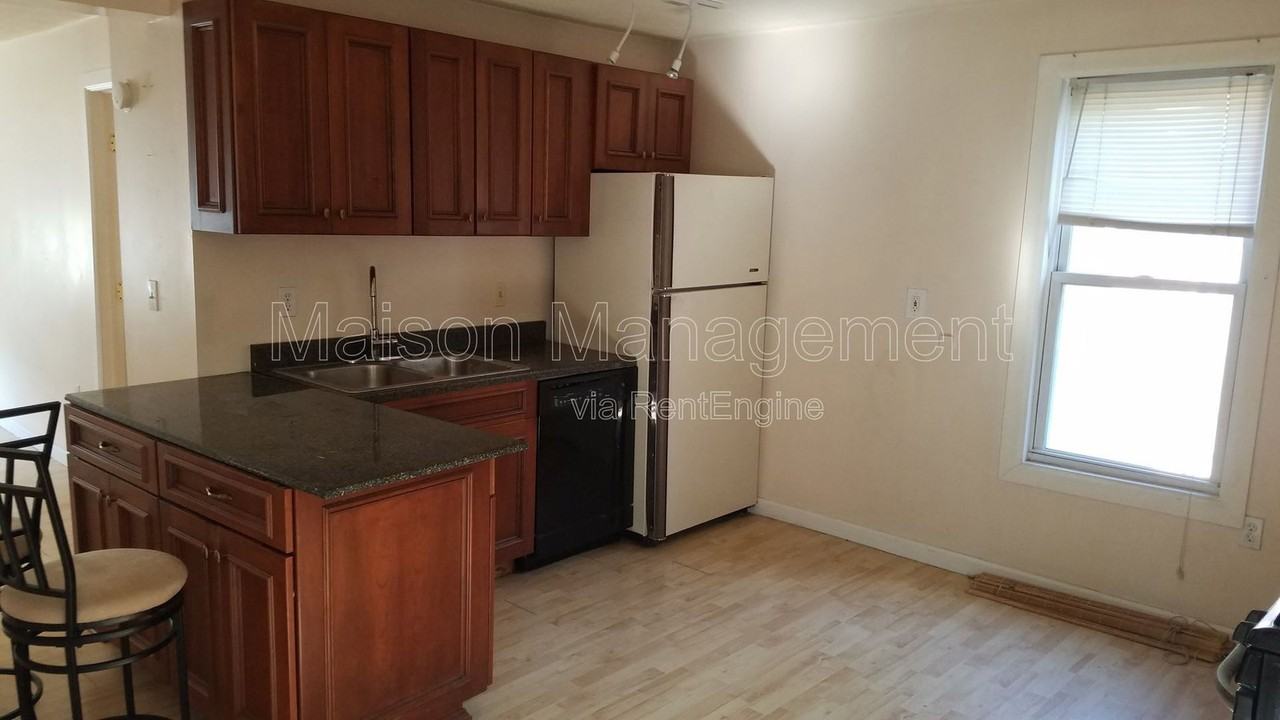 486 S Goodman St - Photo 7 of 14