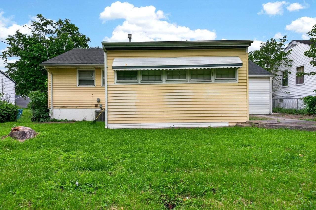 10409 Renfrew Dr - Photo 5 of 30