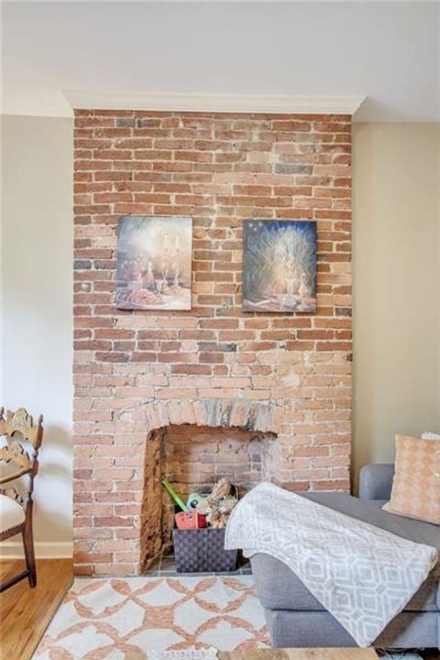 1813 Wharton St - Photo 5 of 22
