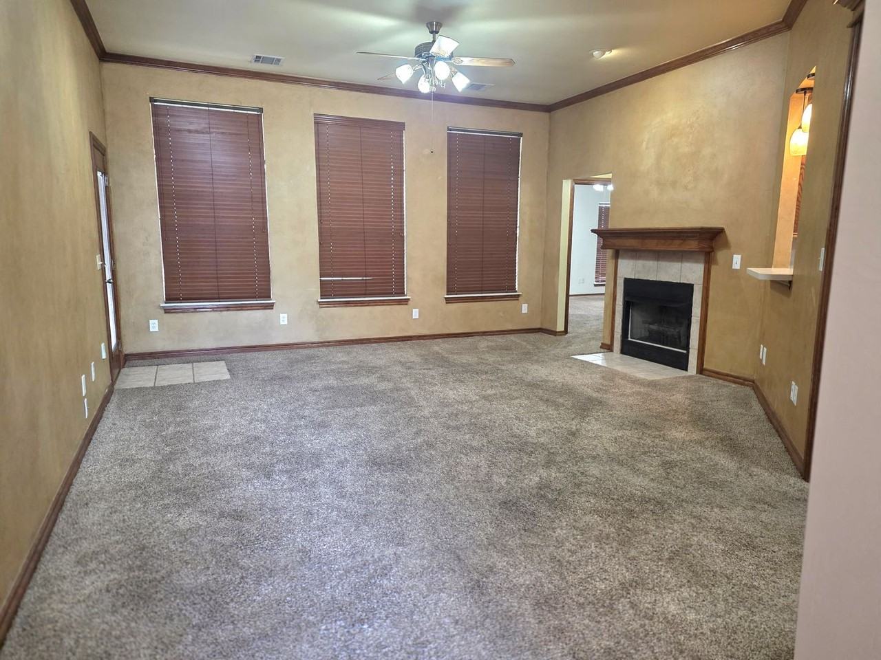 4812 Montrose Dr - Photo 2 of 27