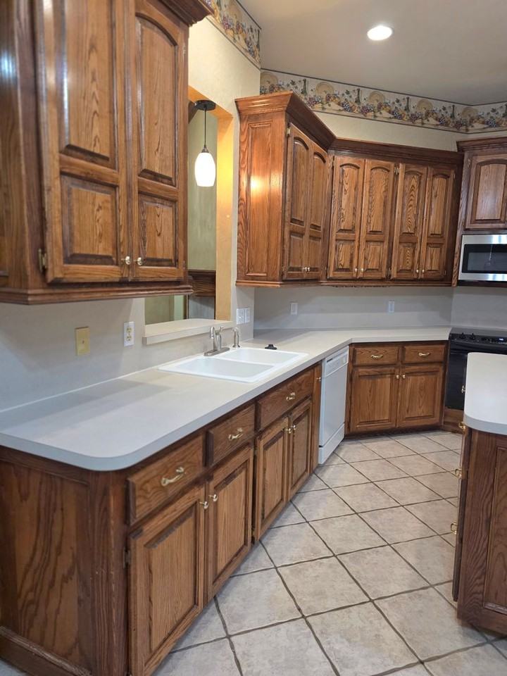 4812 Montrose Dr - Photo 4 of 27