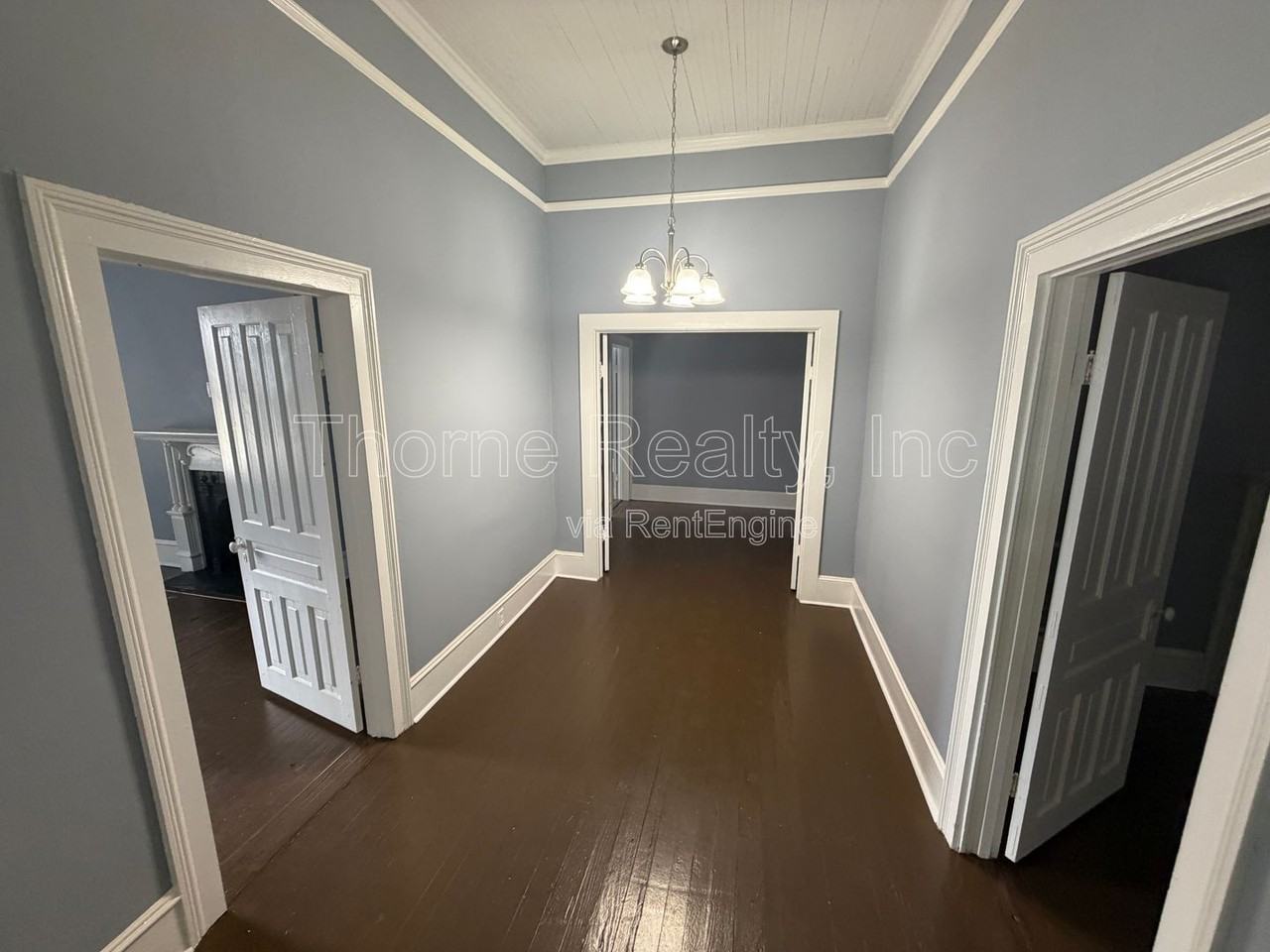 412 W Walnut St - Photo 3 of 19