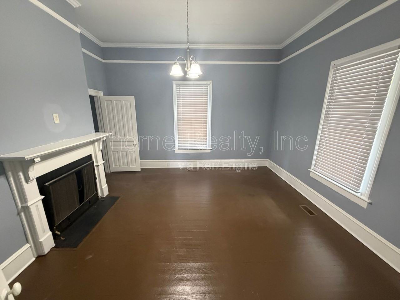 412 W Walnut St - Photo 4 of 19