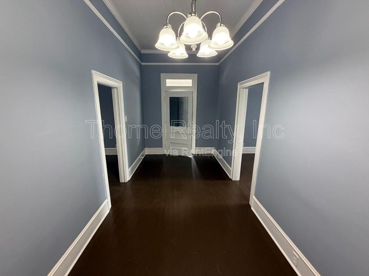 412 W Walnut St - Photo 7 of 19