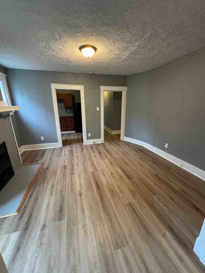 311 W Burgess St #1 - Photo 3 of 13