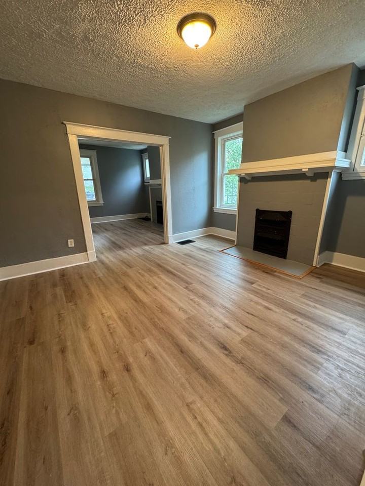 311 W Burgess St #1 - Photo 4 of 13