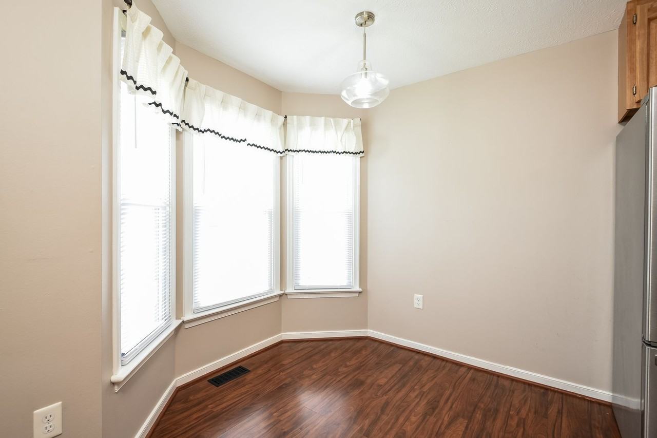7029 Pine Orchard Ct - Photo 7 of 17