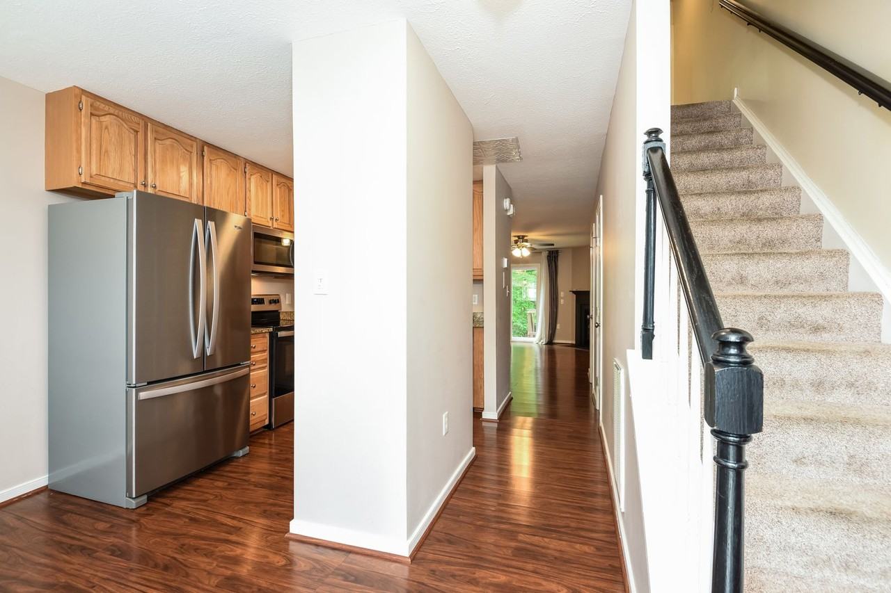 7029 Pine Orchard Ct - Photo 3 of 17