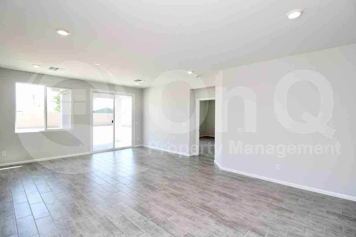 1881 S 245th Dr - Photo 4 of 19