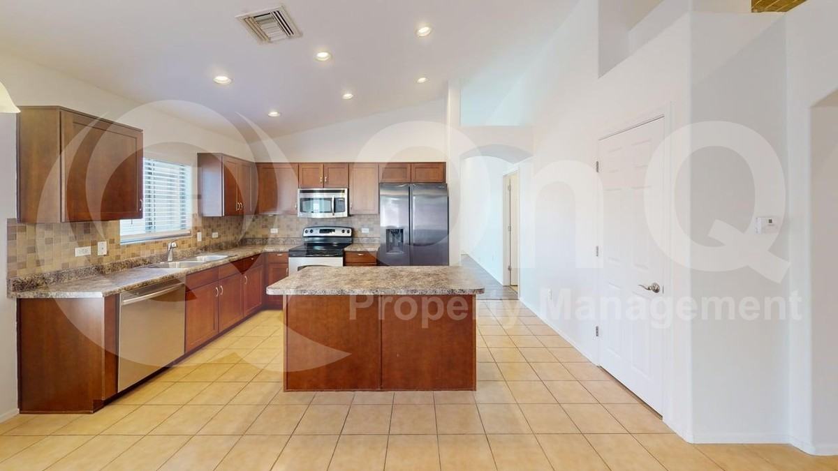 9029 S Cedarbrook Ln - Photo 6 of 34