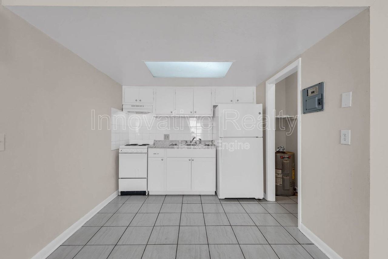 5113 Curry Ford Rd #3 - Photo 3 of 14