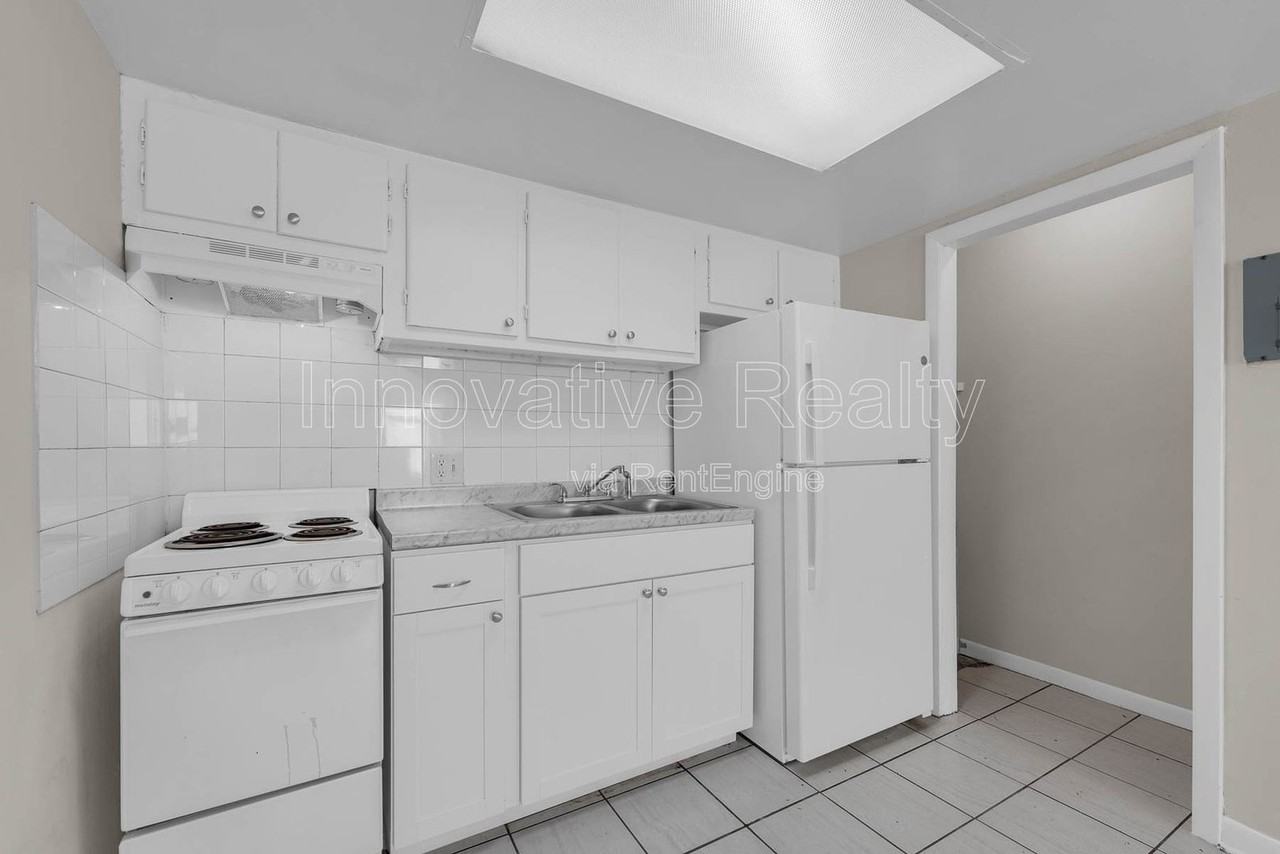 5113 Curry Ford Rd #3 - Photo 4 of 14