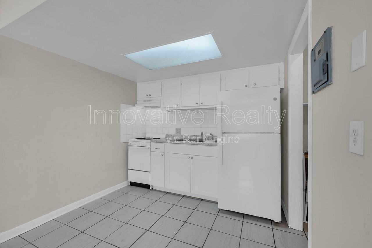 5113 Curry Ford Rd #3 - Photo 5 of 14
